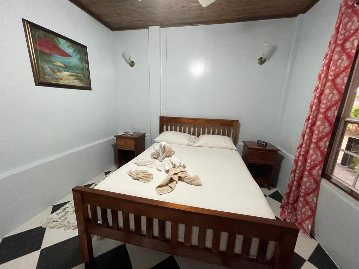 Sea N Sun Guest House Caye Caulker Exterior photo