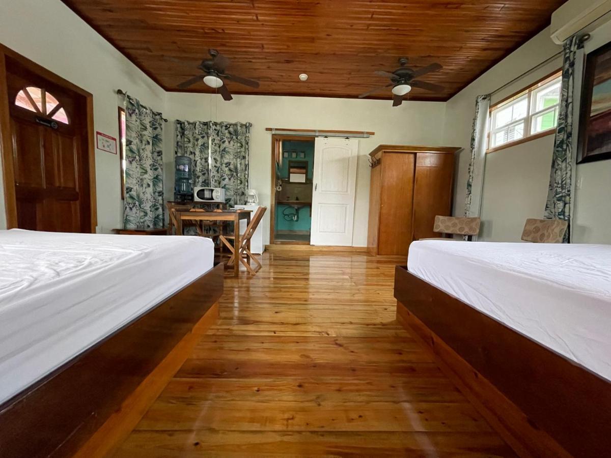 Sea N Sun Guest House Caye Caulker Exterior photo