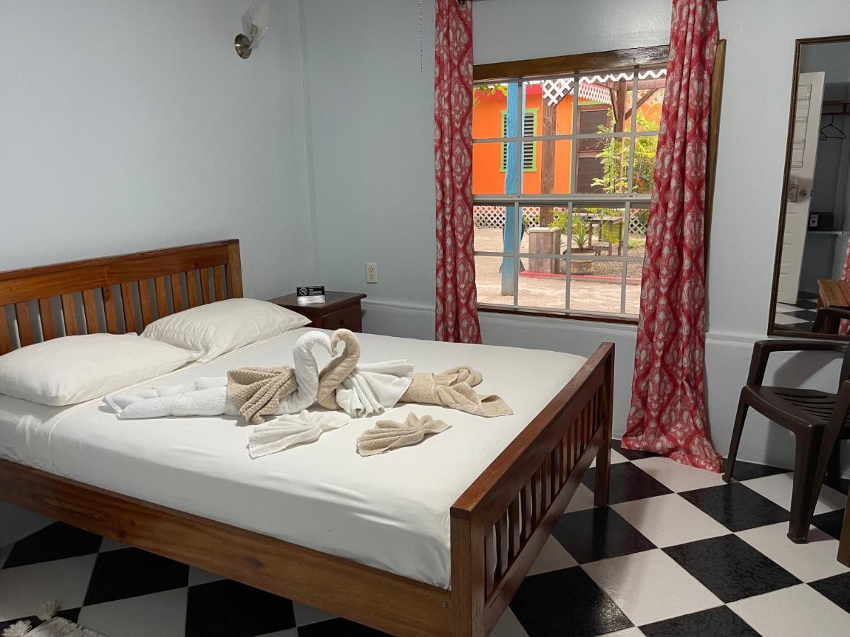 Sea N Sun Guest House Caye Caulker Exterior photo